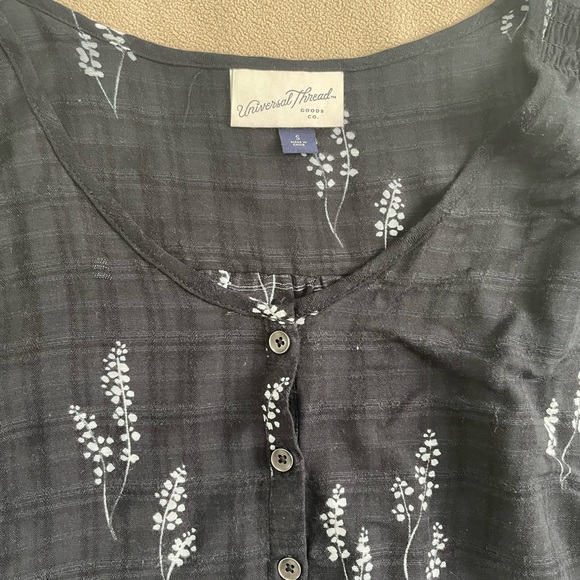 Universal Thread Long Sleeve Blouse Size Small - Picture 2 of 7